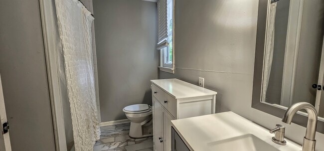 Building Photo - 1389 Agnes Pl