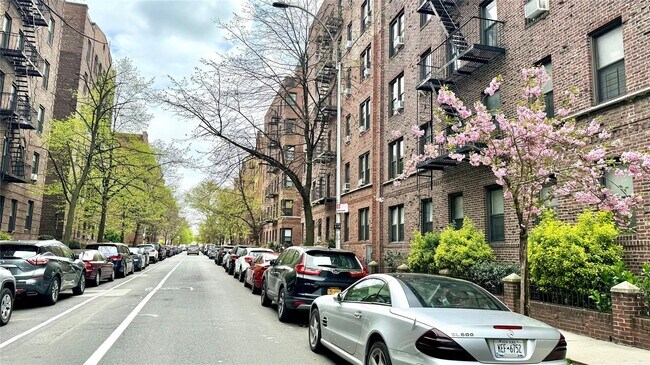 Building Photo - 41-07 42nd St