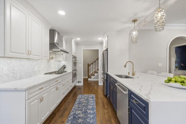 Building Photo - 97 Huntington Rd NE