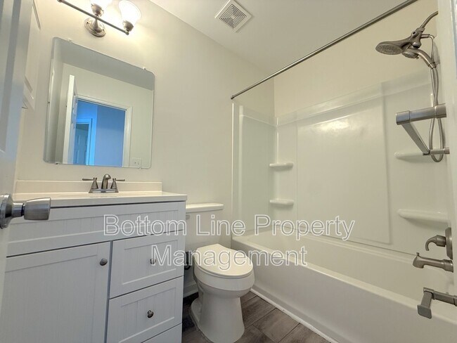 Building Photo - 4013 Inglehurst Dr