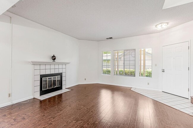 Building Photo - 39737 Potrero Dr