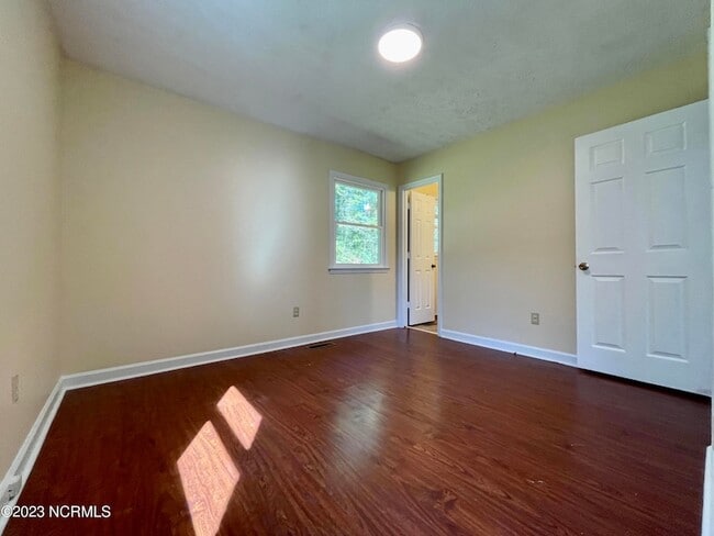 Building Photo - 3804 Brandywine Dr