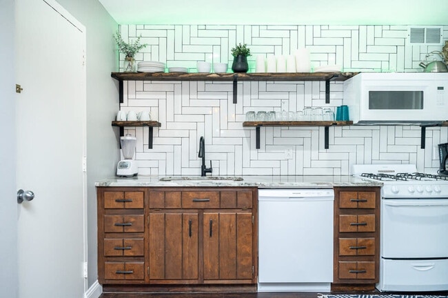 Building Photo - 215 Piedmont Ave NE