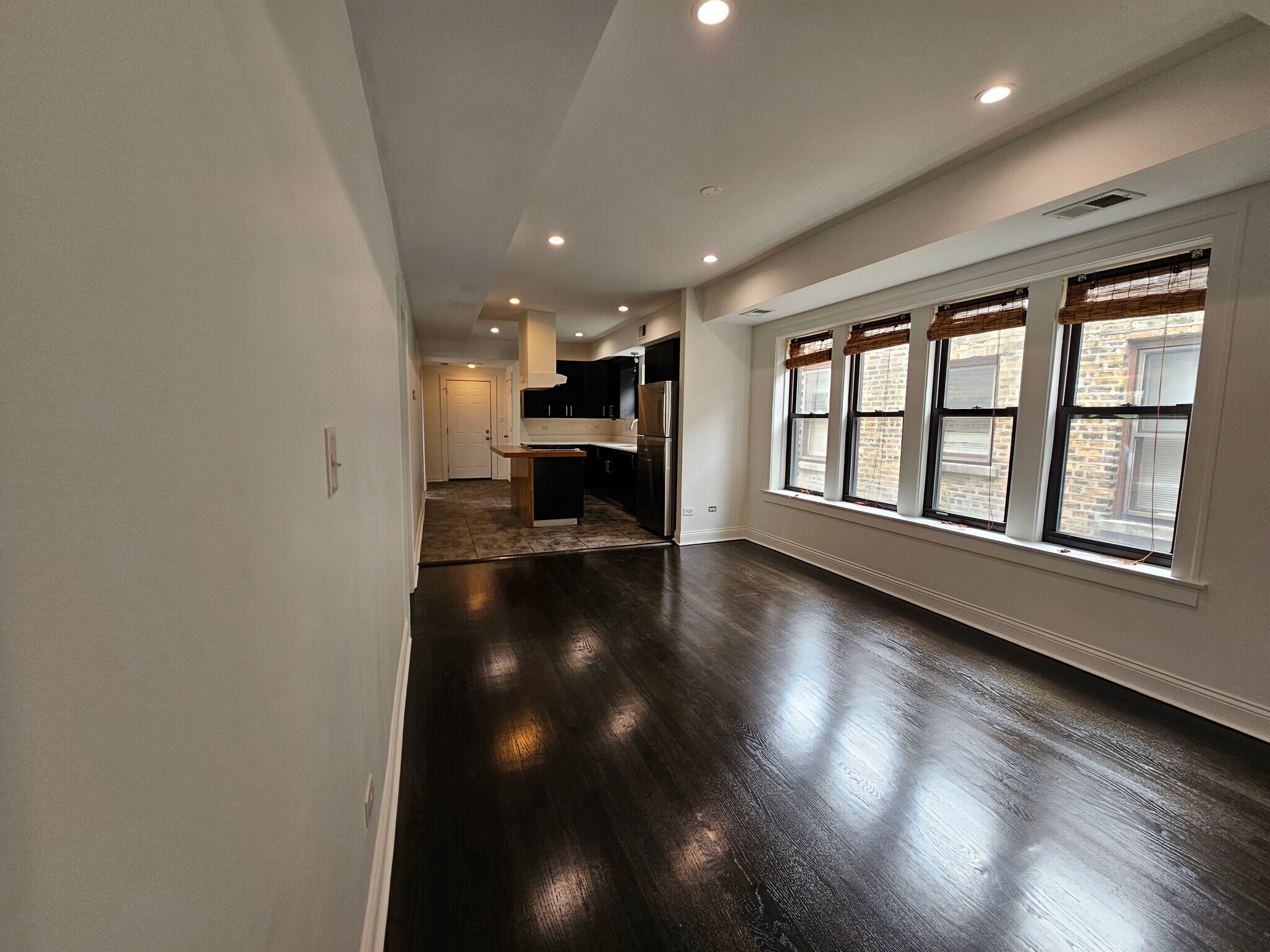 Building Photo - 2209 W Arthur Ave