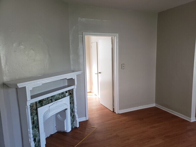 Building Photo - 154 Chenango St
