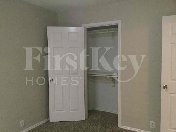 Building Photo - 820 Big Sky Ln