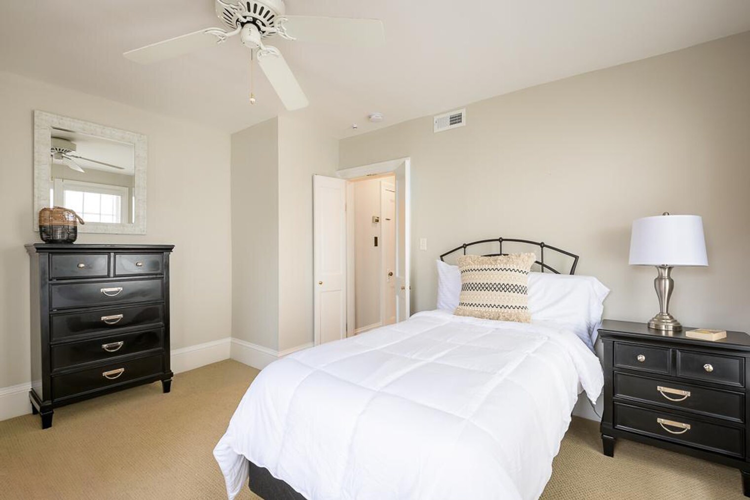 Building Photo - 27 3rd St NE