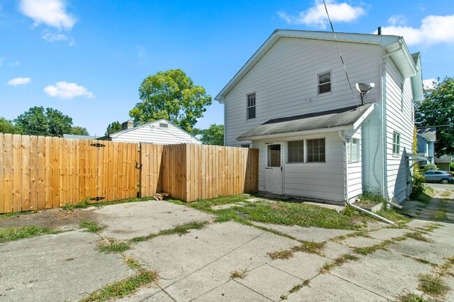 Building Photo - ? Charming Home in the Heart of Newark! ?