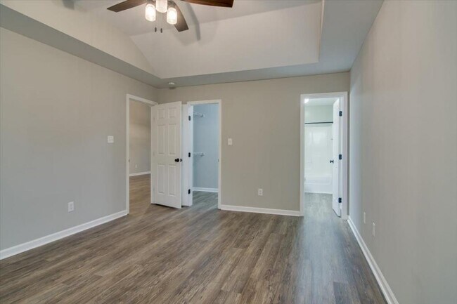 Building Photo - 684 Brook Trail