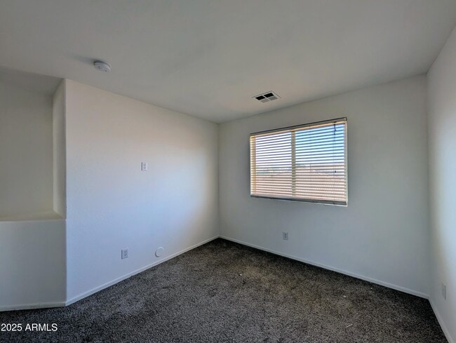 Building Photo - 3848 E Pollack St