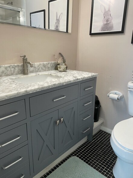 Building Photo - 4000 Gypsy Ln