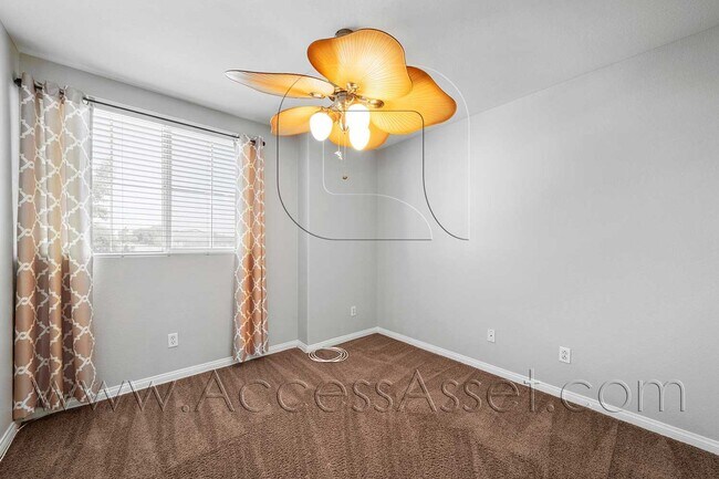 Building Photo - Spacious 4 Bed + Loft Home with 3-Car Garage in Lake Elsinore