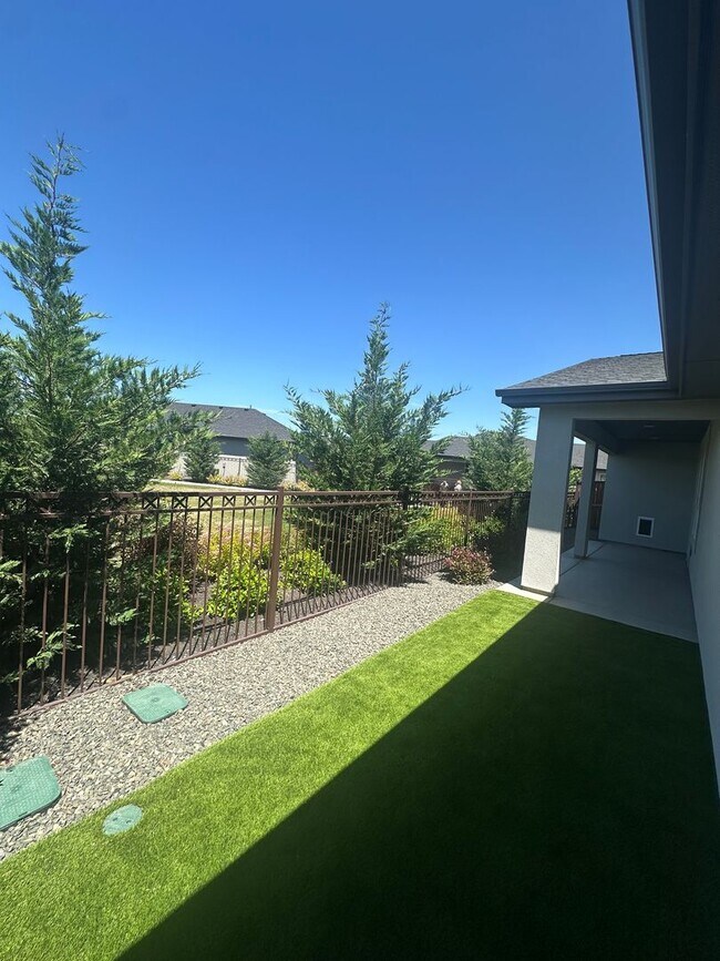 Building Photo - Riverstone: 3 Bedroom 3 Bath, Patio Home, ...
