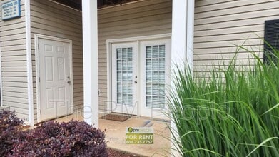 Building Photo - 503 McKenna Cir
