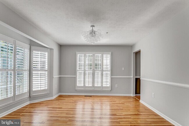 Building Photo - 7505 Castle Rock Dr