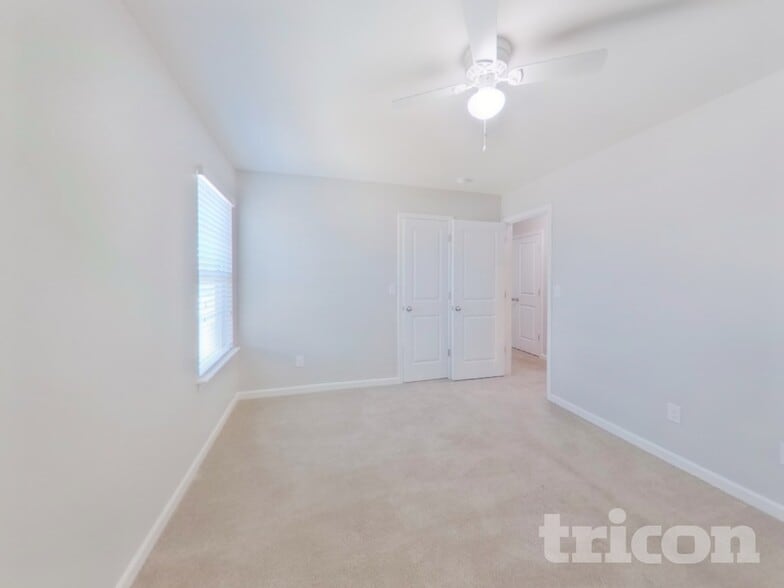 Building Photo - 152 King William Dr