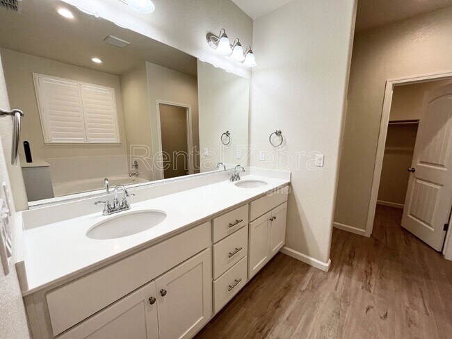 Building Photo - 614 Andrea Dr