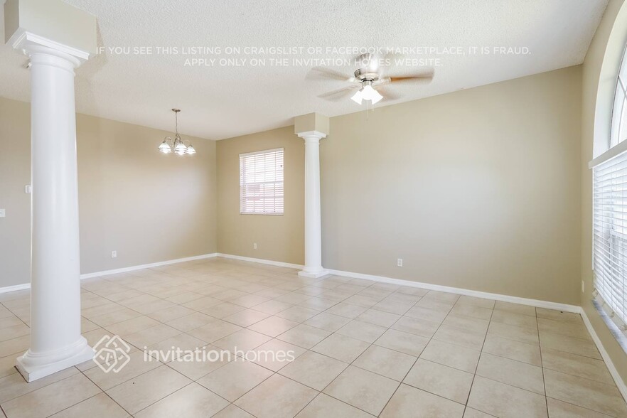 Building Photo - 11429 Village Brook Dr