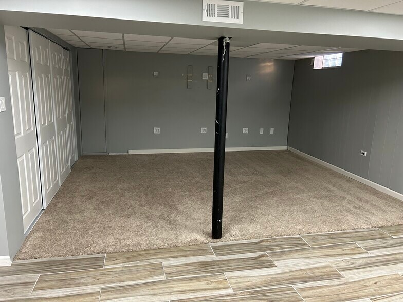 Building Photo - 6838 Moccasin St