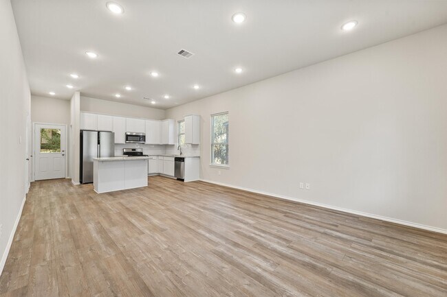 Building Photo - 8687 Sassafras