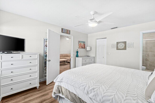 Building Photo - 22148 Palms Way