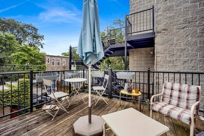 Building Photo - 1111 N Mozart St