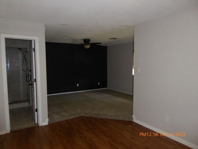 Building Photo - 2315 NE Village Dr