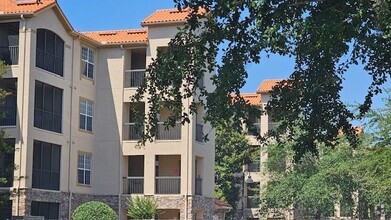 Building Photo - 8020 Tuscany Way