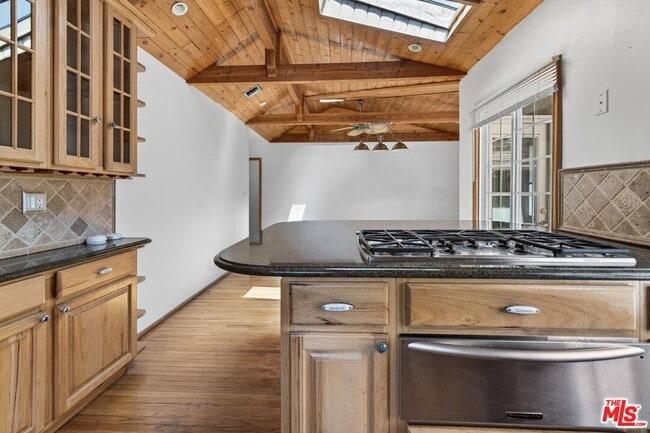 Building Photo - 626 Jamestown Rd