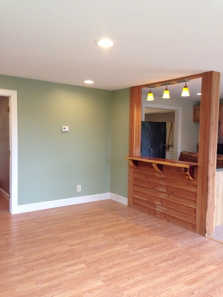 Living Room/ Kitchen bar. - 378 Gunnison