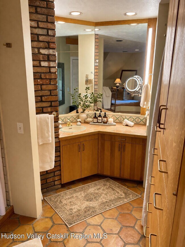 Building Photo - 26 Webster Rd