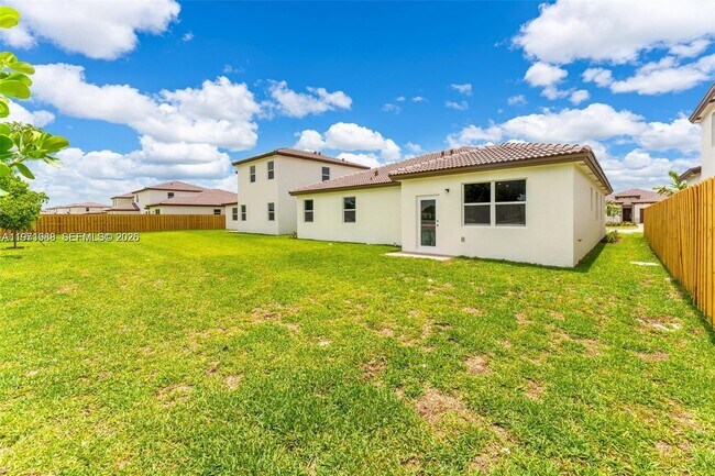 Building Photo - 2960 SE 23rd Ave