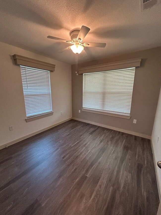 Building Photo - Beautiful Updated Home
