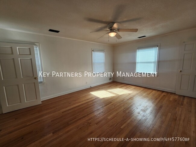 Building Photo - 318 E 68th St