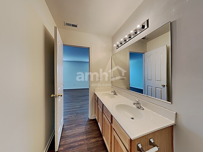 Building Photo - 5536 Stowe Derby Dr