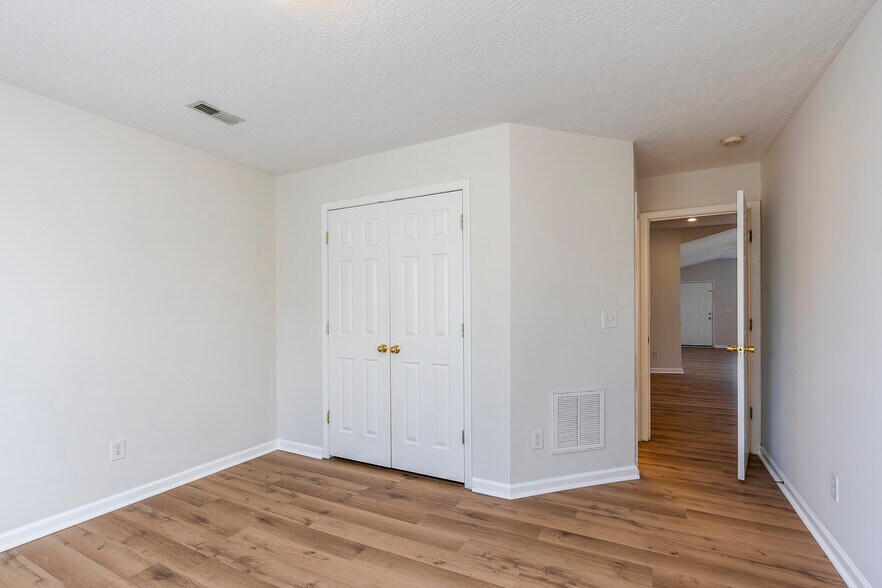 Building Photo - 405 Cricket Ln