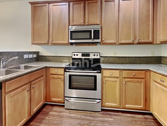 Building Photo - 8940 N Red Maple Cir