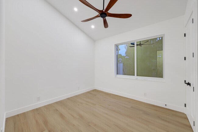 Building Photo - 5537 NW 21st Way