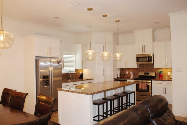 Building Photo - 508 Washingtonia Drive