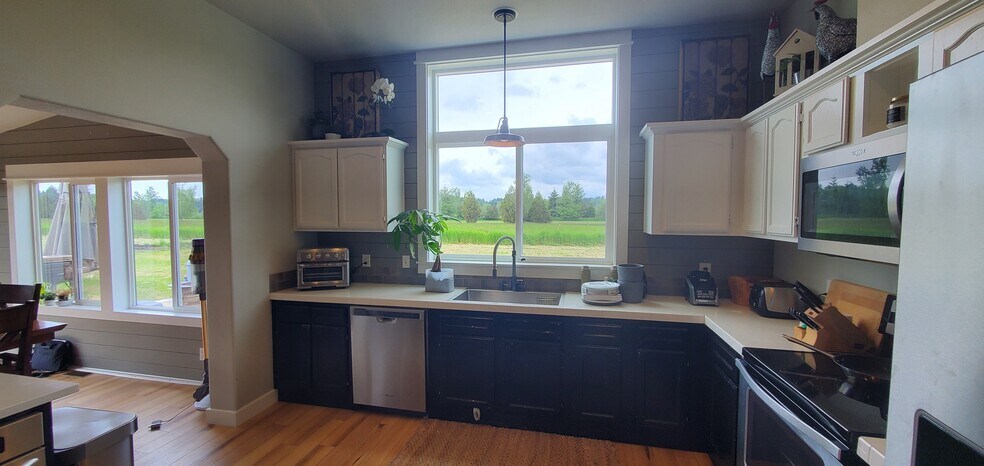 Building Photo - 38100 NE 164th Ave