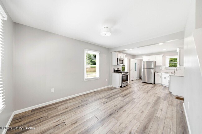 Building Photo - 535 Harris Pl