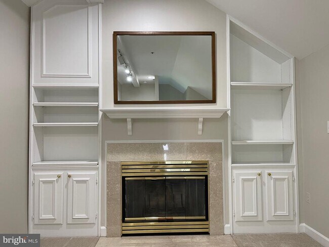 Building Photo - 9715 Whitley Park Pl