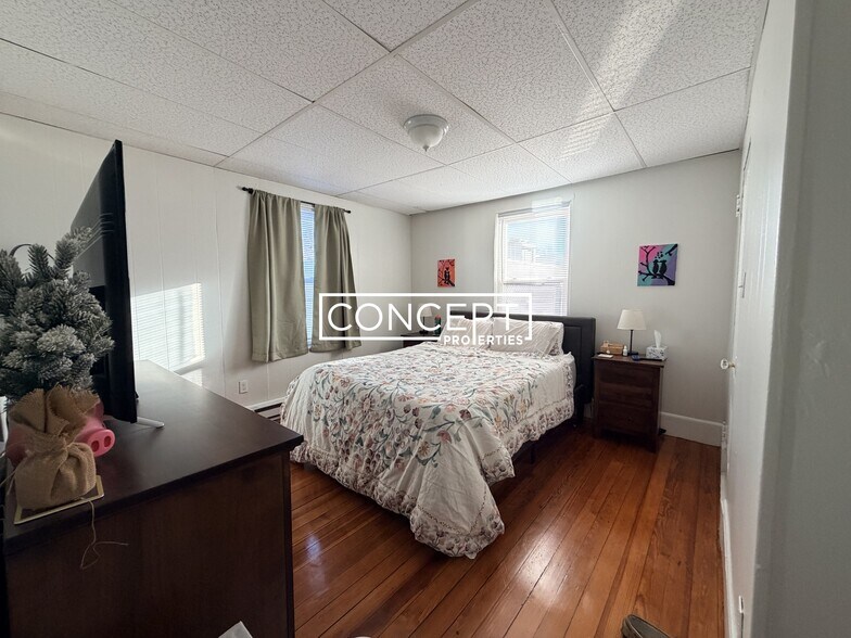 Building Photo - 7 A Smythe St