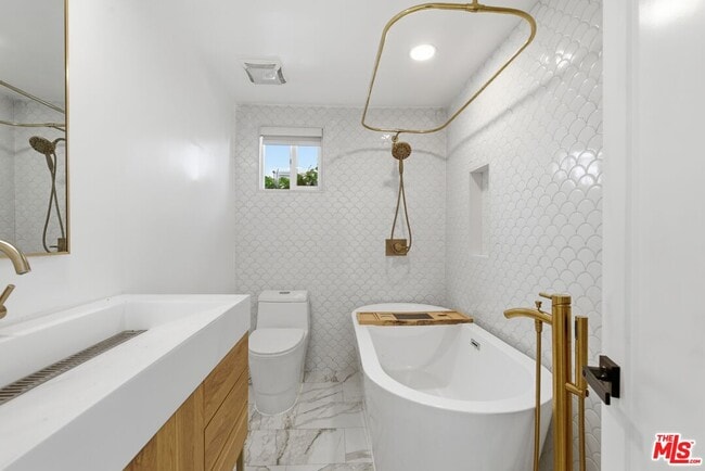 Building Photo - 6415 Madden Ave