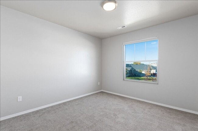 Building Photo - 2044 Kodiak St