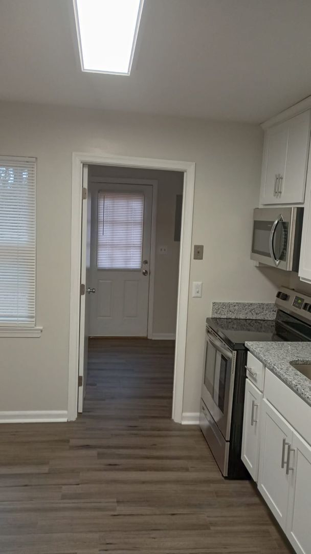 Building Photo - 310 Brookedge Dr