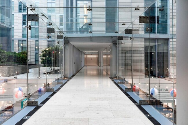 Building Photo - 900 10th St NW