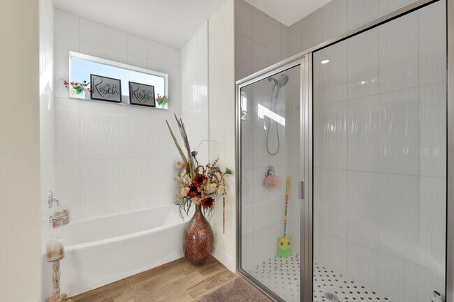 Building Photo - 2513 SW Calder St