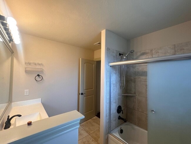 Building Photo - 2230 Argos Dr