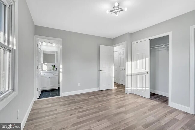 Building Photo - 17 Parish Ln